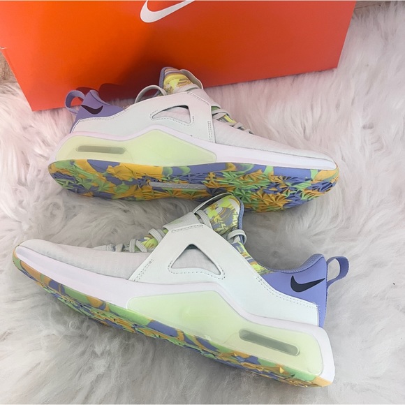 Nike Women's Air Max Bella TR 5 Shoes - Picture 8 of 11